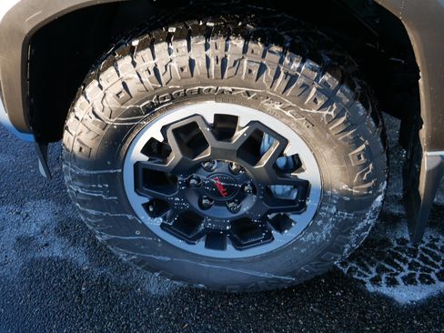 Certified 2025 Toyota 4Runner TRD Off-Road Premium image 15