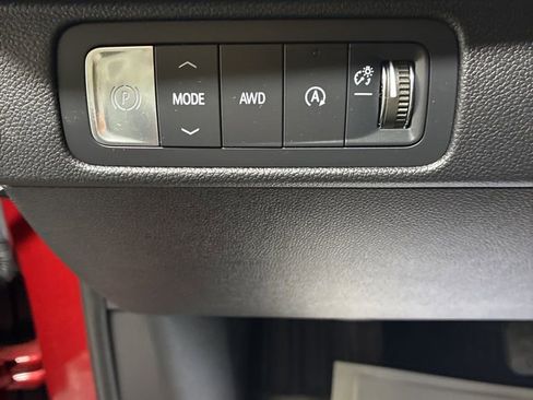 Used 2024 Chevrolet Traverse LT w/ LPO, Floor Liner Package AWD/4WD image 10