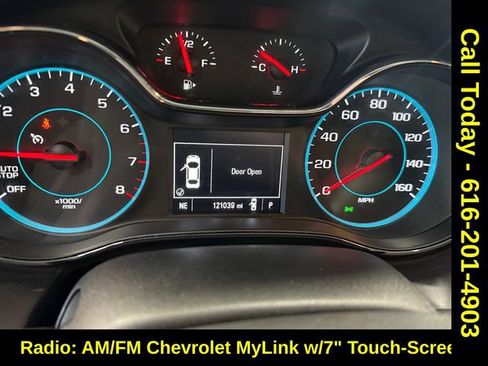 Used 2018 Chevrolet Cruze LT image 2