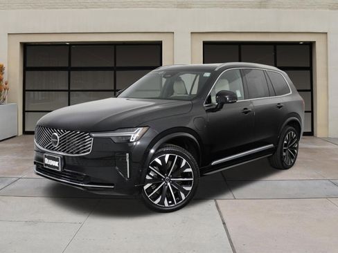 Certified 2025 Volvo XC90 T8 Plus AWD/4WD image 3