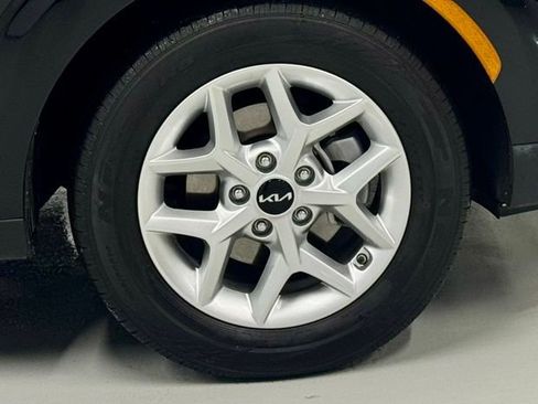 Used 2023 Kia Soul LX w/ LX Technology Package image 20