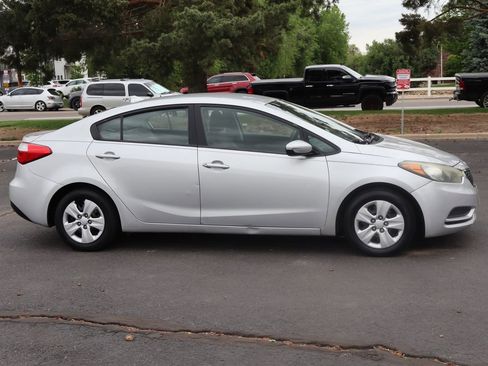 Used 2016 Kia Forte LX FWD image 3