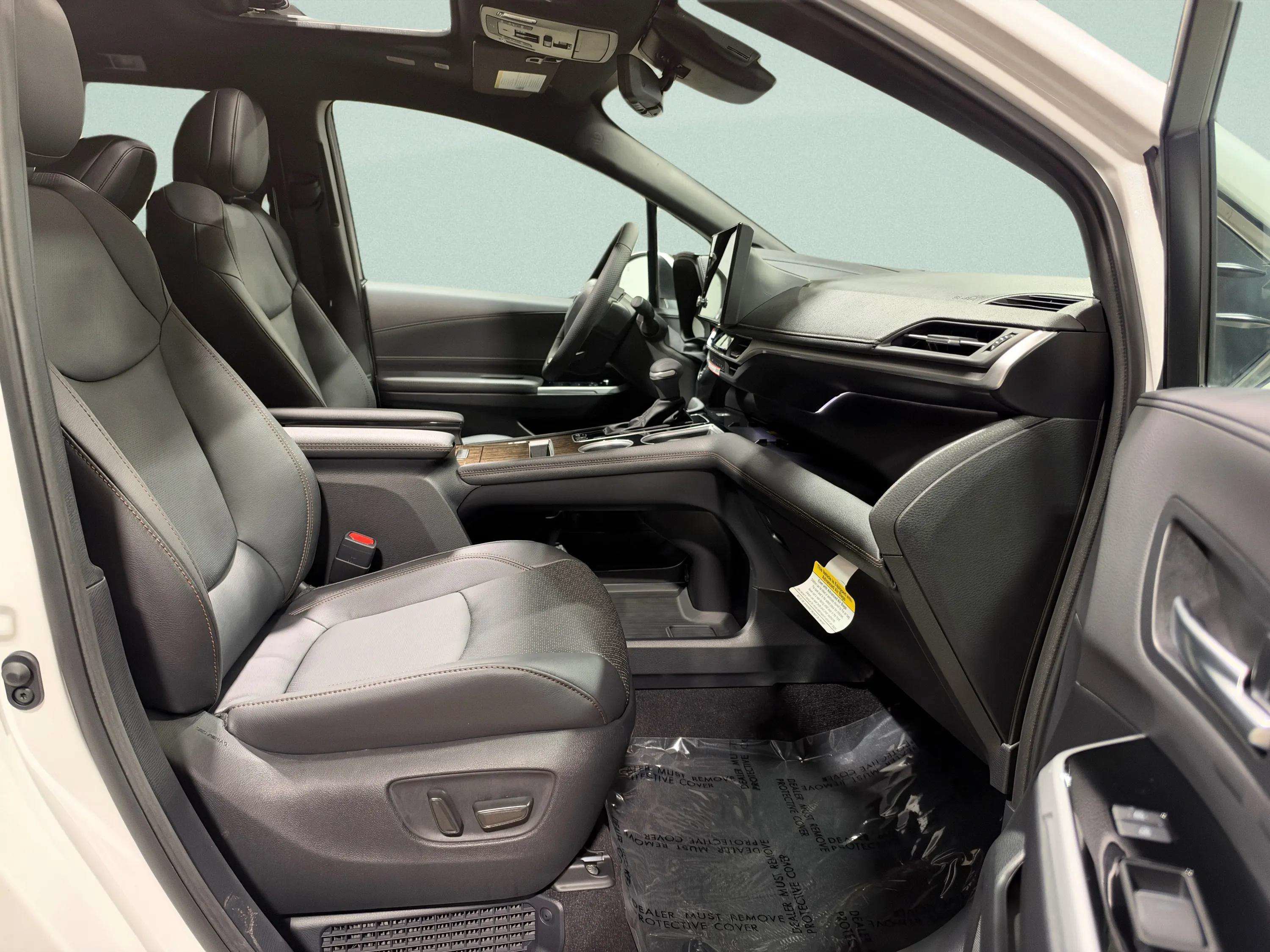 Used 2026 Toyota Sienna Platinum AWD/4WD image 34
