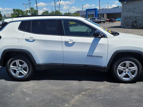 Used 2024 Jeep Compass Latitude AWD/4WD image 14