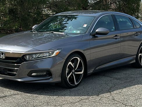 Used 2019 Honda Accord Sport image 2