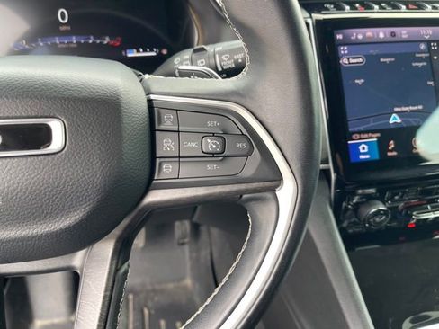 Used 2022 Jeep Grand Cherokee L Limited image 17