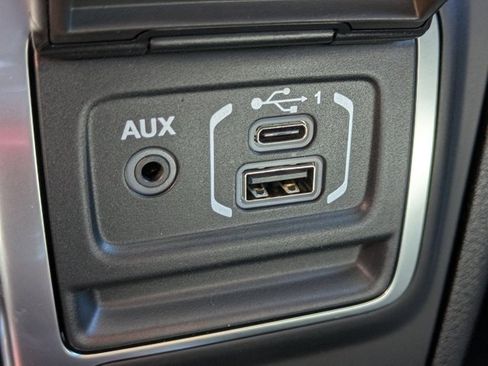 New 2025 Jeep Gladiator Sport image 19