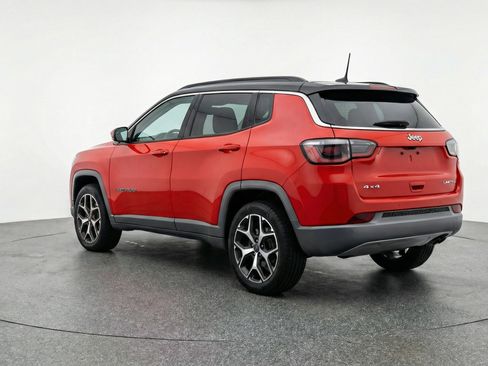 Used 2025 Jeep Compass Limited image 6