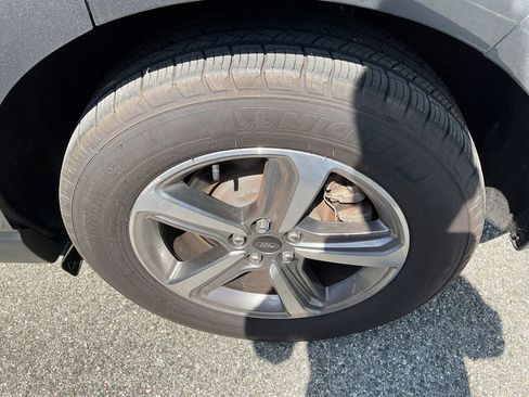 Used 2024 Ford Edge SEL w/ Convenience Package AWD/4WD image 6