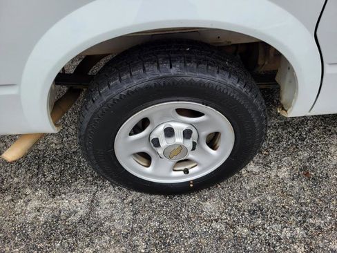 Used 2005 Chevrolet Astro image 33