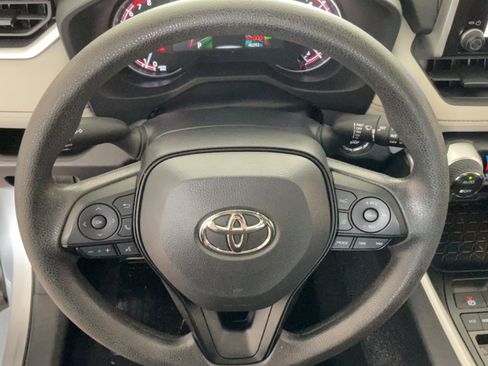 Used 2025 Toyota RAV4 XLE FWD image 16