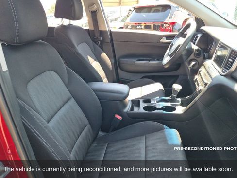 Used 2021 Kia Sportage LX FWD image 15
