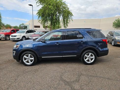 Used 2016 Ford Explorer XLT w/ Equipment Group 202A AWD/4WD image 10