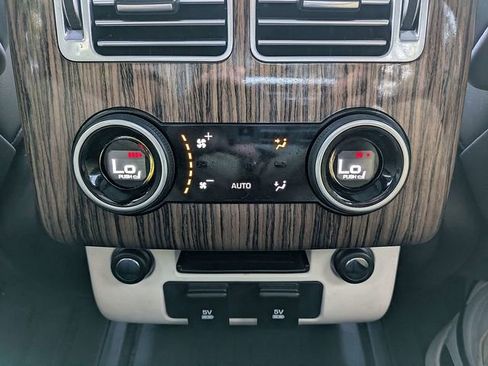 Used 2019 Land Rover Range Rover HSE AWD/4WD image 16