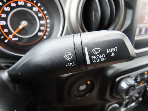 Certified 2022 Jeep Gladiator Sport image 19