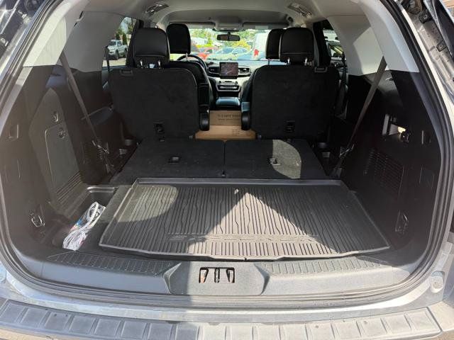 Used 2021 Ford Explorer XLT w/ Equipment Group 202A AWD/4WD image 6