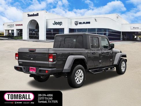 Used 2023 Jeep Gladiator Sport AWD/4WD image 7