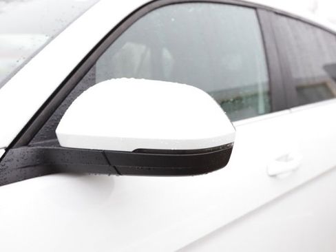 Used 2022 Volkswagen Atlas Cross Sport SE image 15