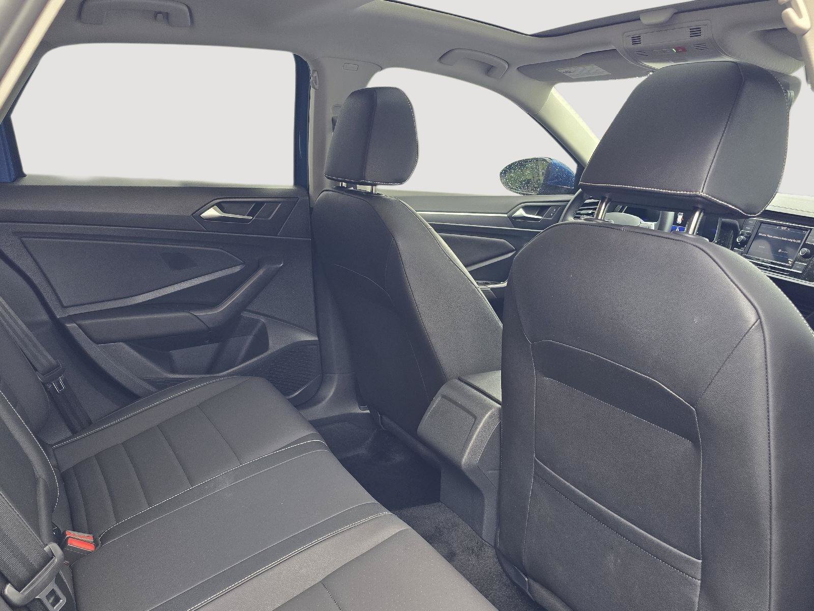 Used 2024 Volkswagen Jetta SE w/ Panoramic Sunroof Package FWD image 13