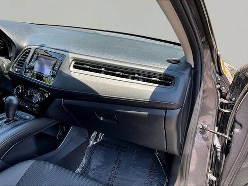 Used 2019 Honda HR-V LX image 20