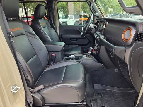 Certified 2020 Jeep Gladiator Mojave AWD/4WD image 19