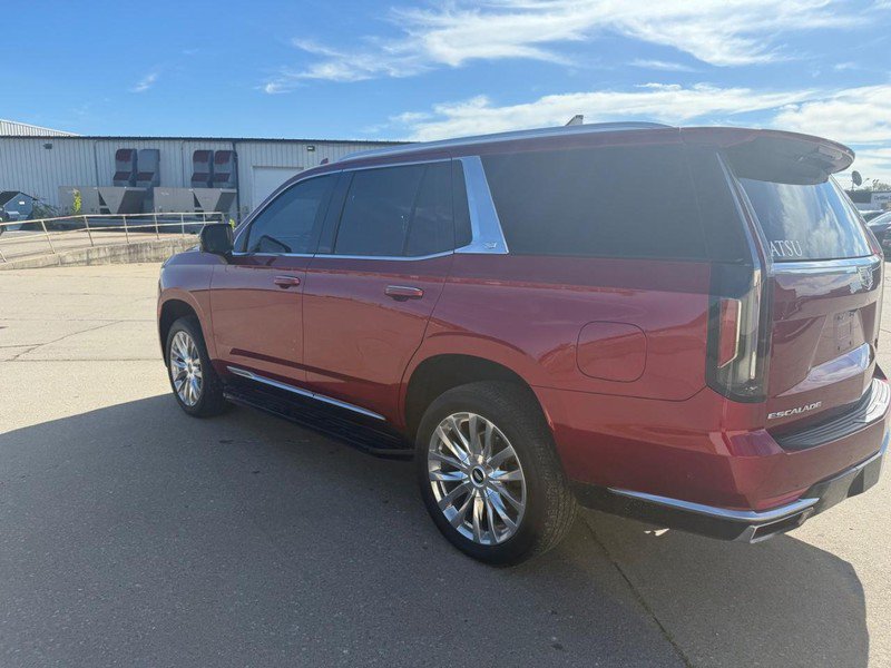 Used 2024 Cadillac Escalade Premium Luxury AWD/4WD image 7