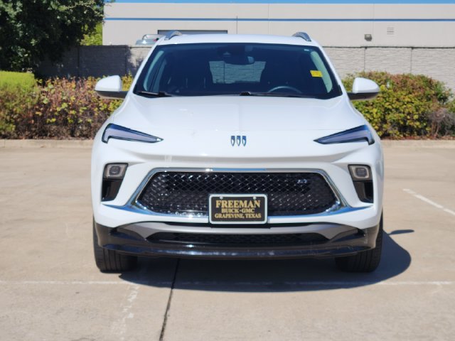 Used 2025 Buick Encore GX Sport Touring FWD image 2