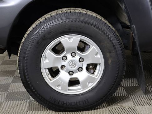 Used 2014 Toyota Tacoma 4x4 Double Cab w/ SR5 Package image 18