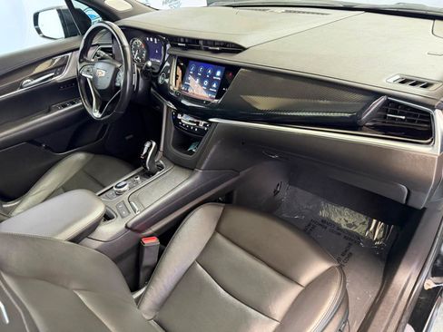 Used 2024 Cadillac XT6 Sport w/ Technology Package AWD/4WD image 30