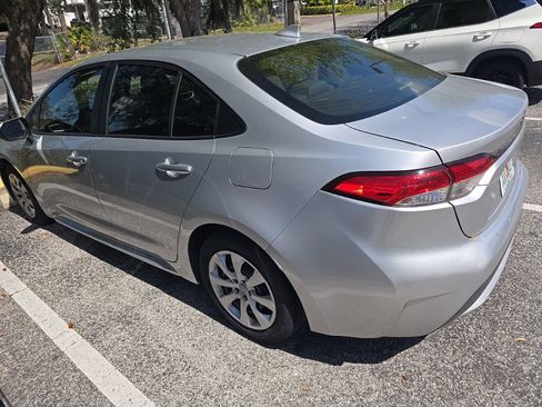 Used 2020 Toyota Corolla LE image 4