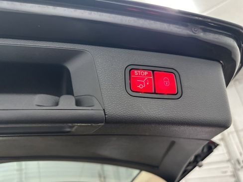 Used 2013 Mercedes-Benz GLK 350 2WD image 19