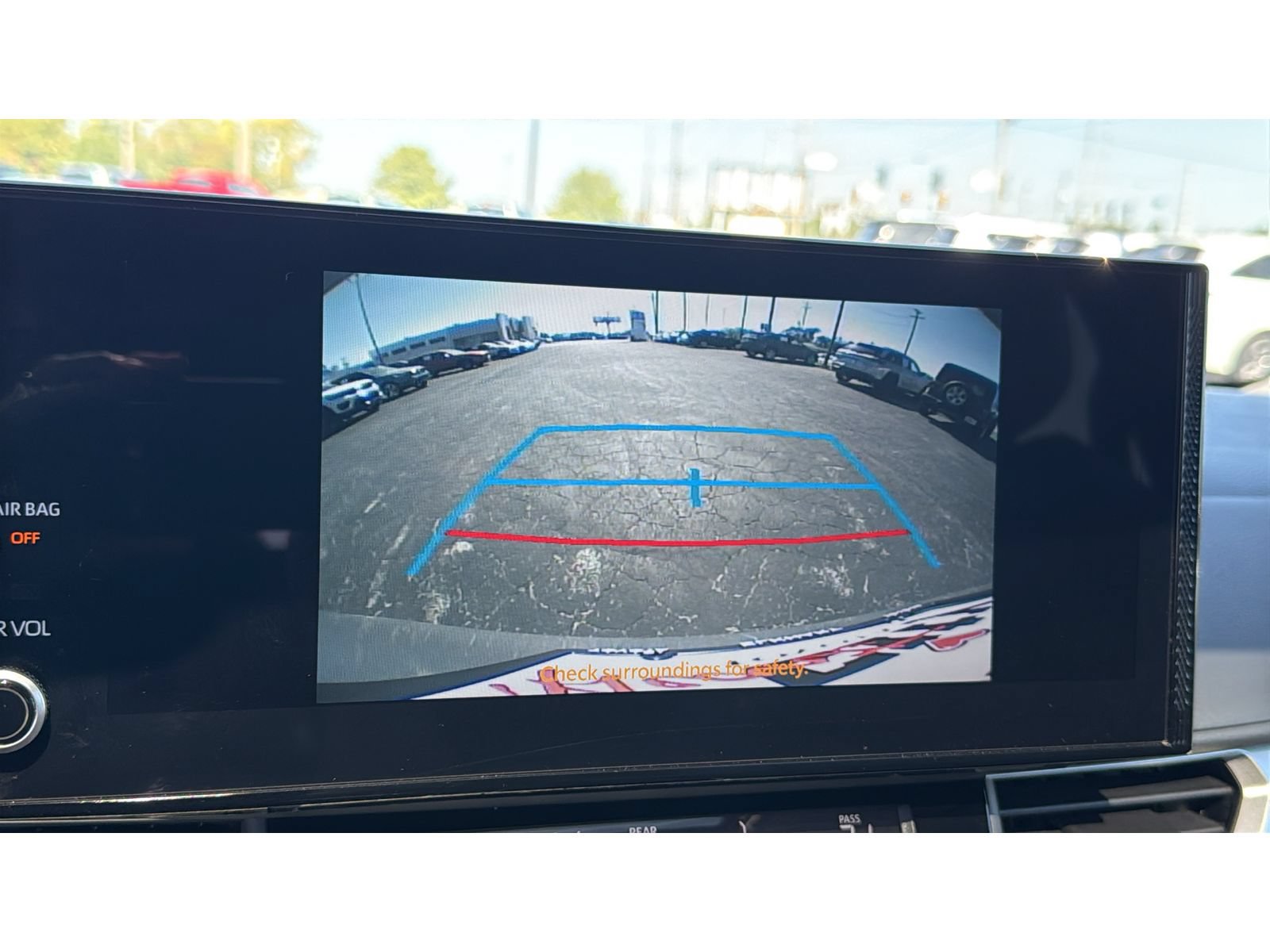 Certified 2025 Toyota Sienna XLE FWD image 17