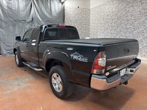 Used 2011 Toyota Tacoma PreRunner w/ SR5 Pkg #2 image 5