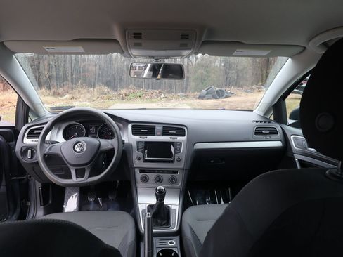 Used 2015 Volkswagen Golf Launch Edition FWD image 26