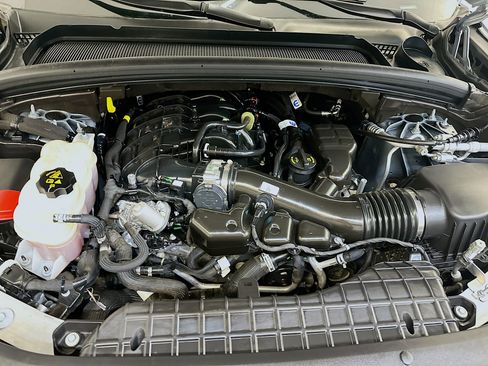 Used 2025 Jeep Grand Cherokee Altitude image 34