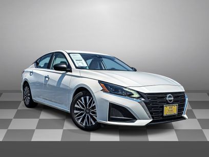 Used 2025 Nissan Altima 2.5 SV