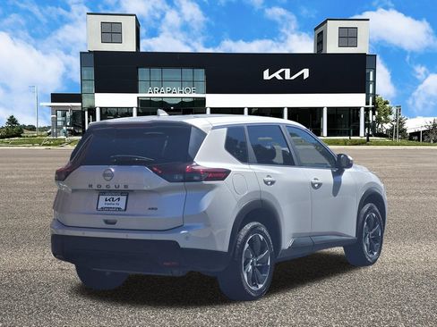 Used 2025 Nissan Rogue SV AWD/4WD image 5