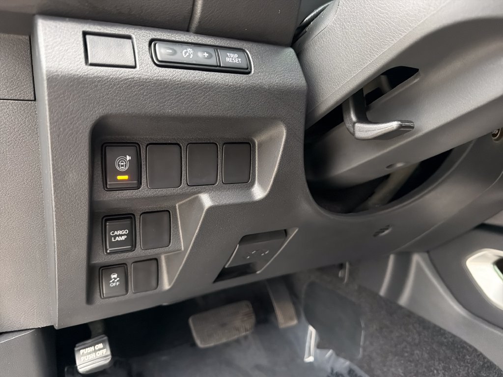 Used 2025 Nissan Frontier SV RWD image 16