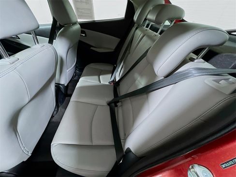 Certified 2020 Toyota Yaris XLE image 22