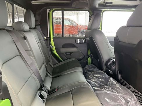 New 2025 Jeep Gladiator Mojave image 17