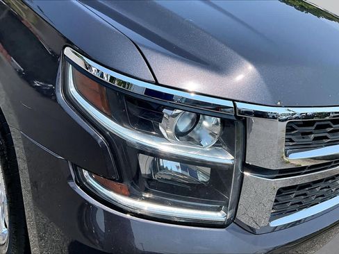 Used 2017 Chevrolet Suburban LT RWD image 27