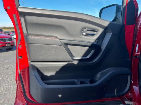 Used 2024 Nissan Titan PRO-4X w/ Off Road Protection Package image 13