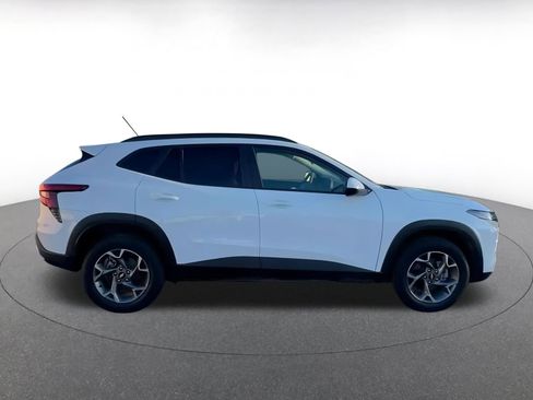 Used 2025 Chevrolet Trax LT image 16