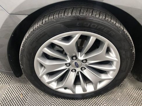 Used 2017 Ford Taurus Limited FWD image 27