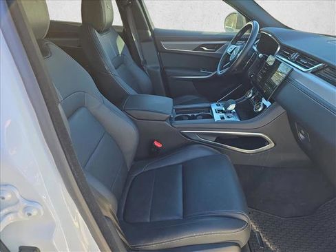 Certified 2025 Jaguar F-PACE R-Dynamic S image 10