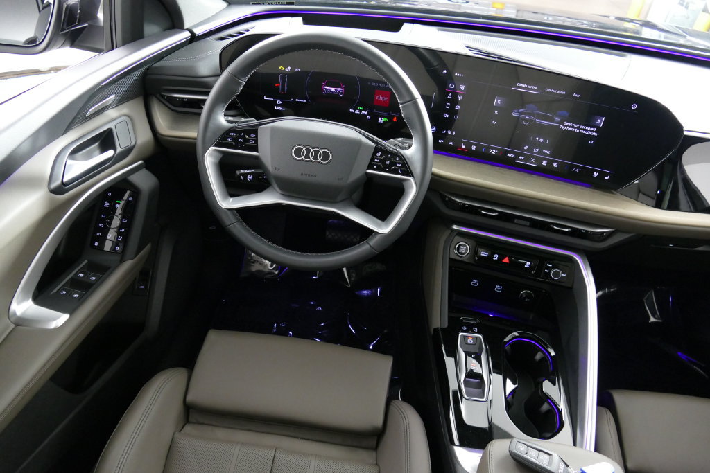 Used 2025 Audi Q5 Premium Plus AWD/4WD image 28
