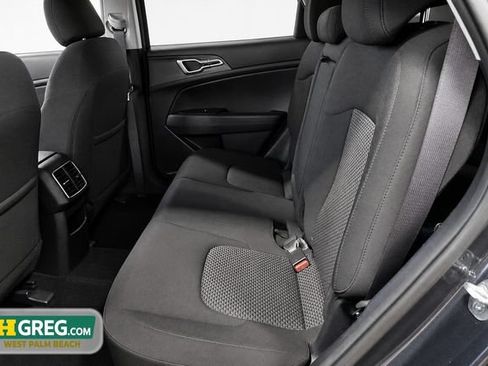 Used 2023 Kia Sportage LX AWD/4WD image 17