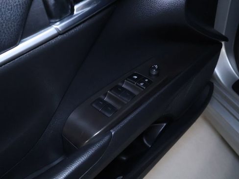 Used 2023 Toyota Camry SE image 11