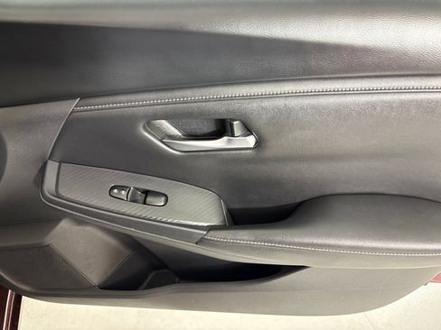 Used 2024 Nissan Sentra SV FWD image 14