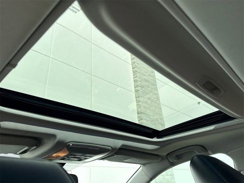 Used 2021 Toyota RAV4 XLE Premium image 15